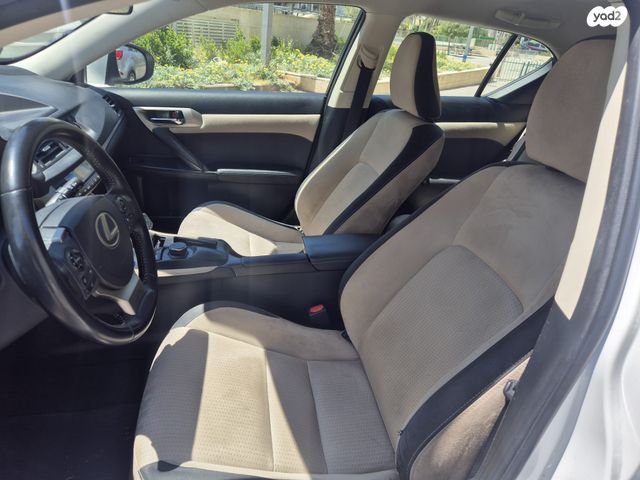 מודעת רכב לקסוס CT 2