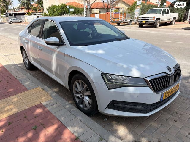 מודעת רכב סקודה סופרב