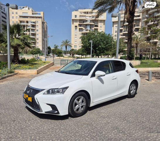 מודעת רכב לקסוס CT