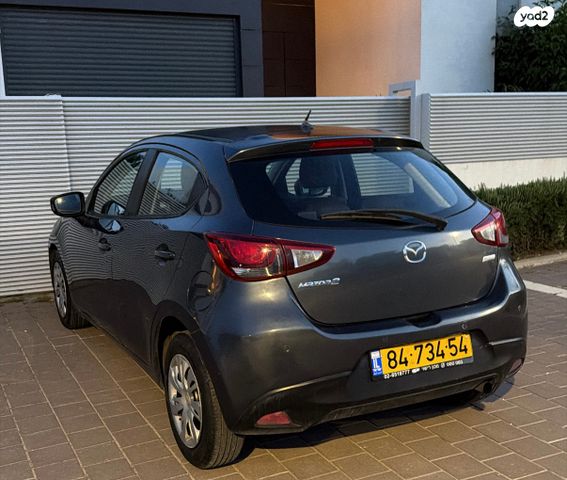 מודעת רכב מאזדה 2