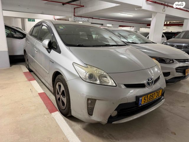 מודעת רכב טויוטה פריוס