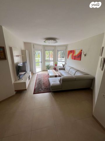 קרן היסוד 27