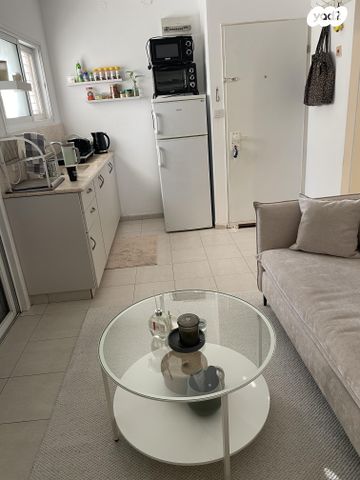 ברל כצנלסון 15