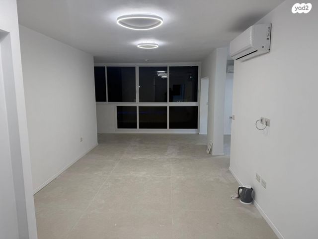 חיים לבנון 79