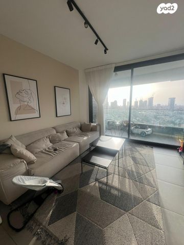 דרך מנחם בגין 158