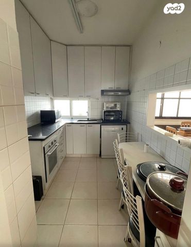 שדרות ירושלים 43