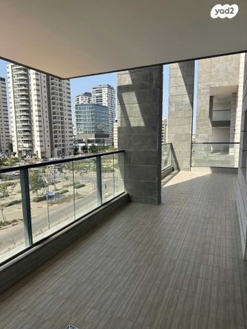 שדרות כרמי גת 13