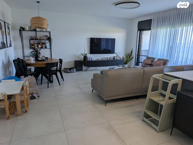 דליה רביקוביץ 14