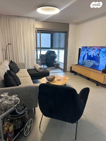 י"א הספורטאים 28