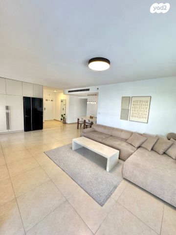 נחום שריג 58