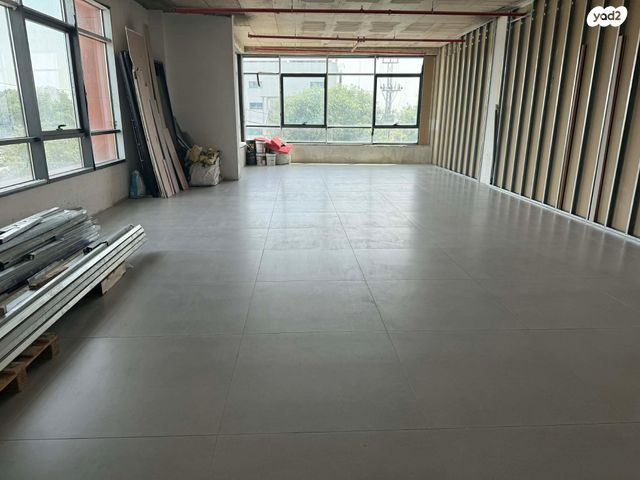 חנויות/ שטח מסחרי