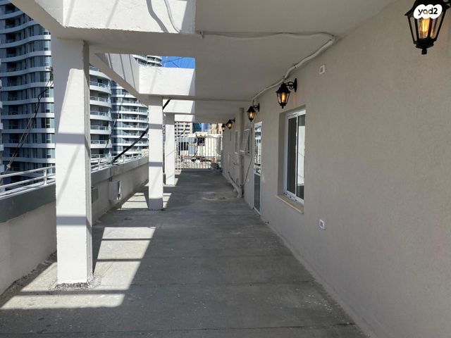 דרך מנחם בגין 