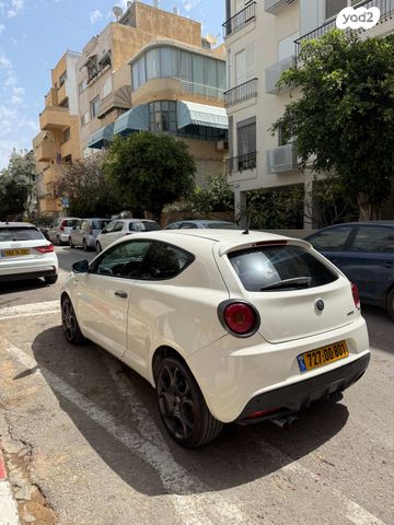 מודעת רכב אלפא רומיאו מיטו