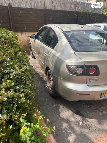 מודעת רכב מאזדה 3