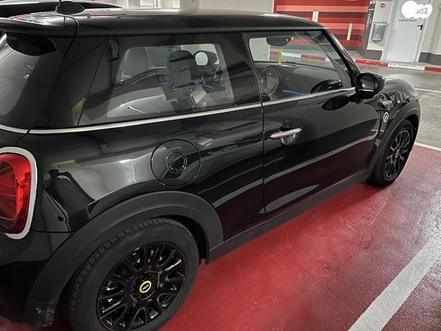 מודעת רכב מיני קופר SE (חשמלית)