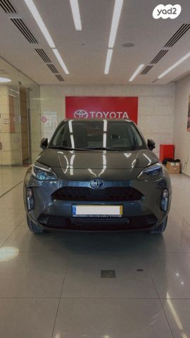 מודעת רכב טויוטה יאריס קרוס