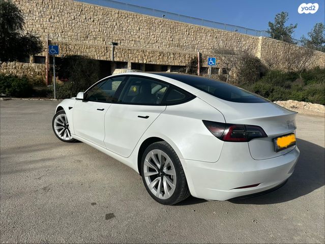 מודעת רכב טסלה מודל 3