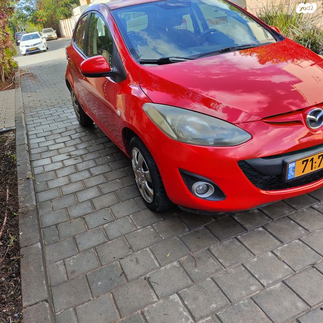 מודעת רכב מאזדה 2