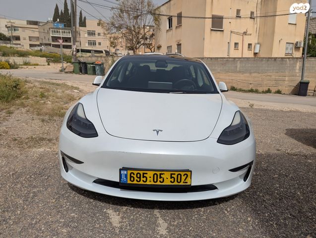 מודעת רכב טסלה מודל 3