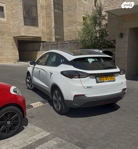 מודעת רכב ג׳ילי Geometry C