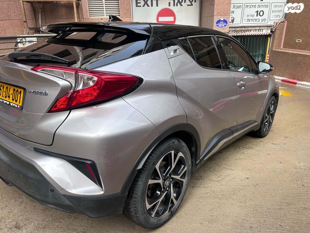 מודעת רכב טויוטה C-HR