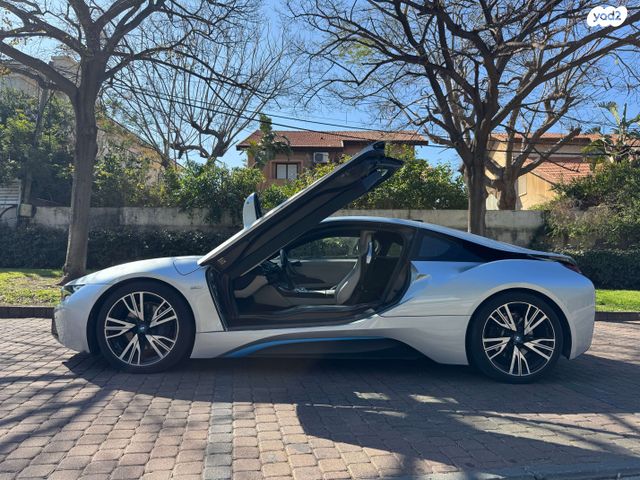 מודעת רכב ב מ וו i8