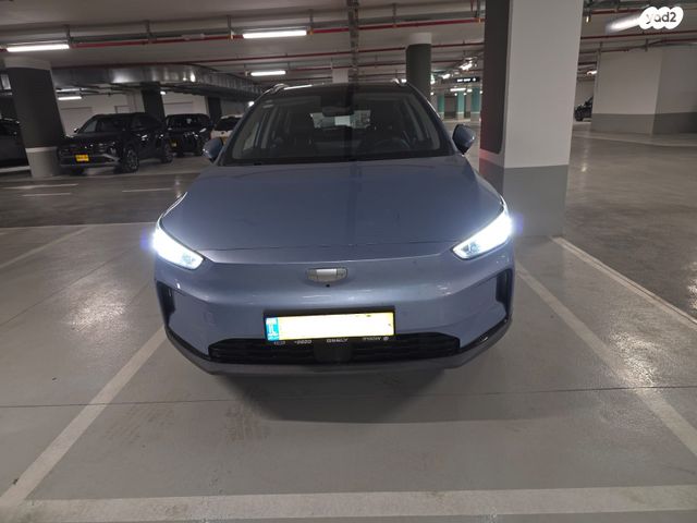 מודעת רכב ג׳ילי Geometry C