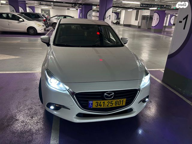 מודעת רכב מאזדה 3