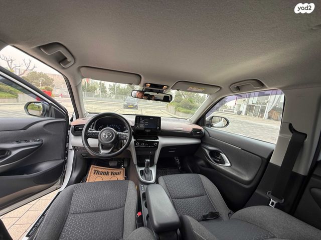 מודעת רכב טויוטה יאריס קרוס