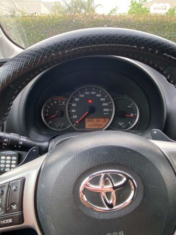 מודעת רכב טויוטה יאריס