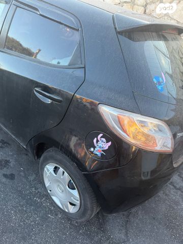 מודעת רכב מאזדה 2