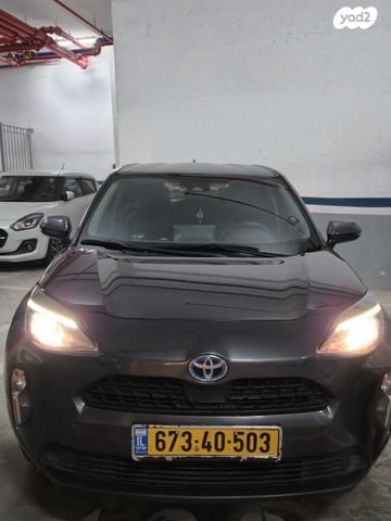 מודעת רכב טויוטה יאריס קרוס