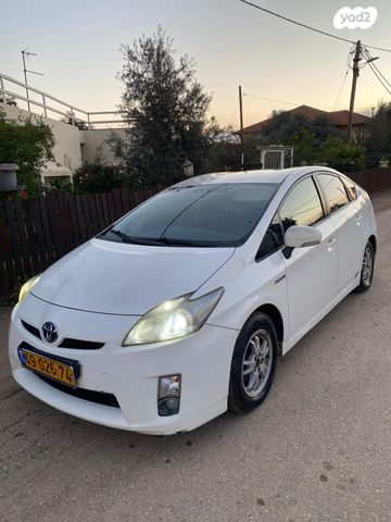 מודעת רכב טויוטה פריוס