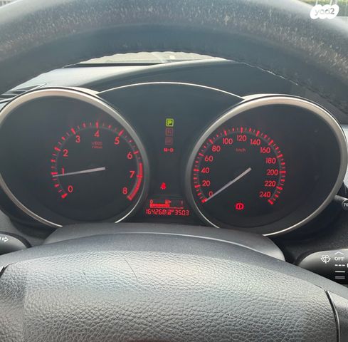 מודעת רכב מאזדה 3