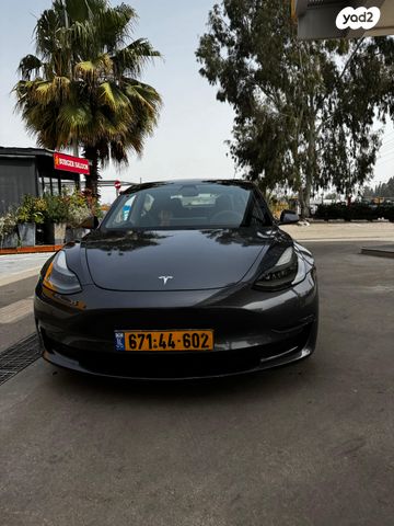 מודעת רכב טסלה מודל 3