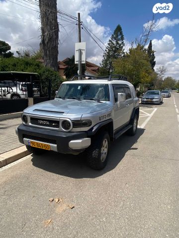 מודעת רכב טויוטה FJ קרוזר