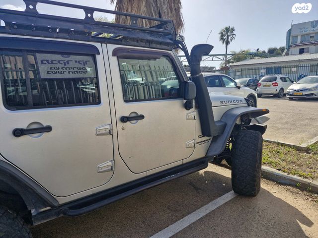 מודעת רכב ג'יפ רנגלר