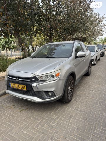 מודעת רכב מיצובישי ASX