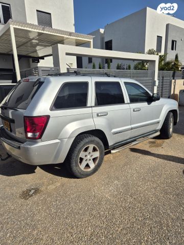 מודעת רכב ג'יפ גרנד צ'ירוקי