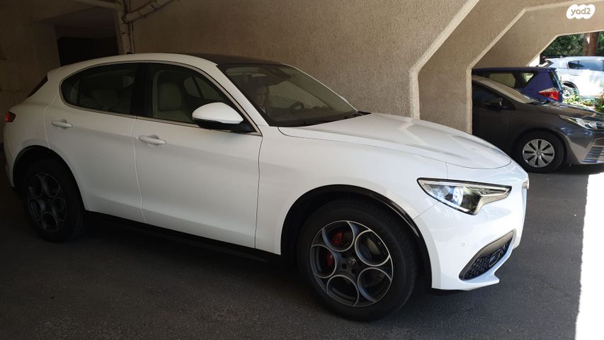 מודעת רכב אלפא רומיאו סטלביו