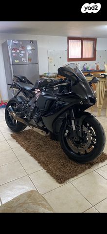 מודעת רכב ימאהה YZF-R1
