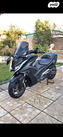 מודעת רכב קימקו AK 550