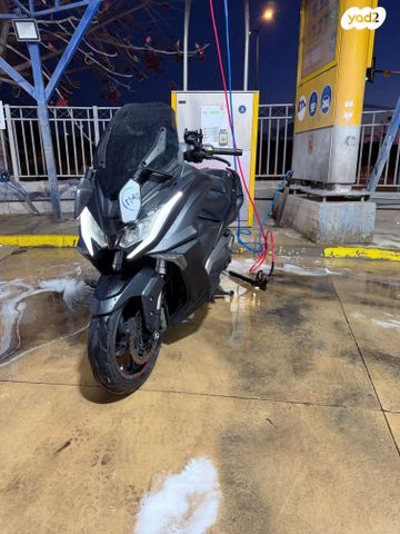 מודעת רכב קימקו AK 550