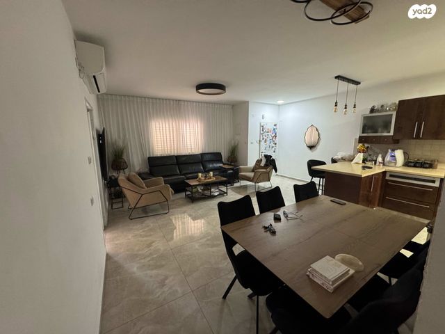 שדרות הורדים 14