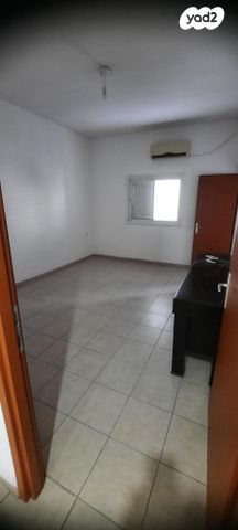 ארלוזורוב 27