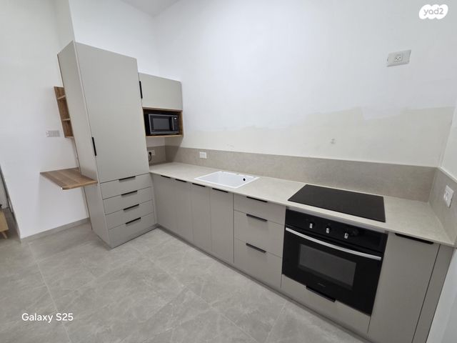 אסתר המלכה 2