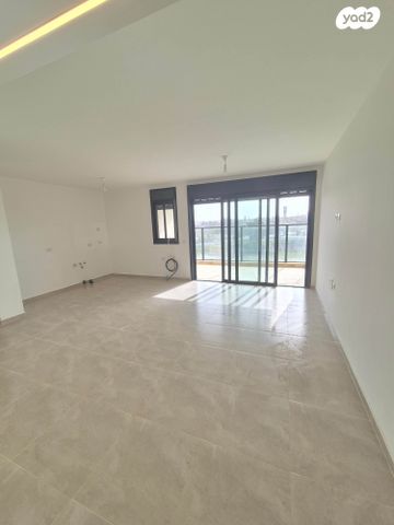 לאה גולדברג 6