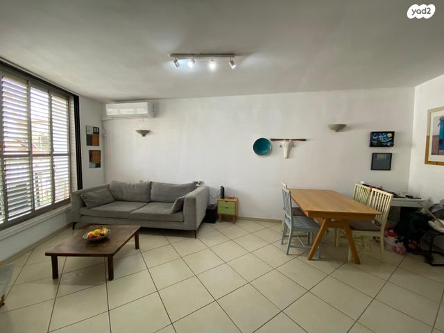 מונטיפיורי 9