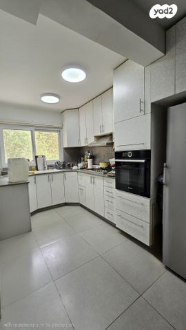 יציאת אירופה 26