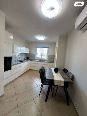 עוזי חיטמן 14